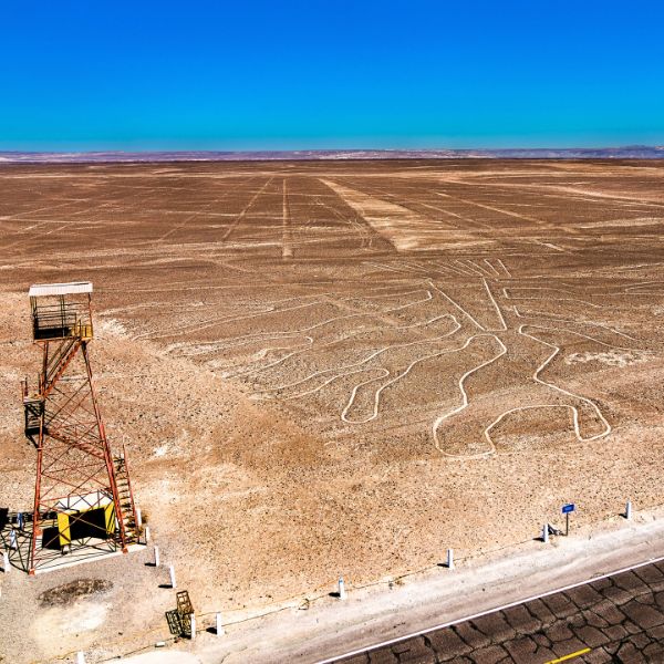 Visiting the Nazca Lines metallic tower and the Tree geoglyph